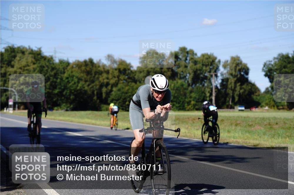 07.09.2025 - 19. Norderstedt Triathlon Michael Burmester http://msf.ph/oto/8840711 07.09.2025 15:07:22 Radfahren 1492, 1508 meine-sportfotos.de