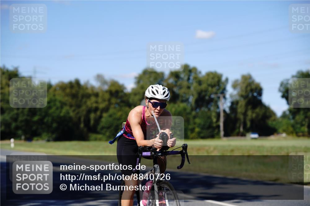 07.09.2025 - 19. Norderstedt Triathlon Michael Burmester http://msf.ph/oto/8840726 07.09.2025 15:07:50 Radfahren 442, 464 meine-sportfotos.de