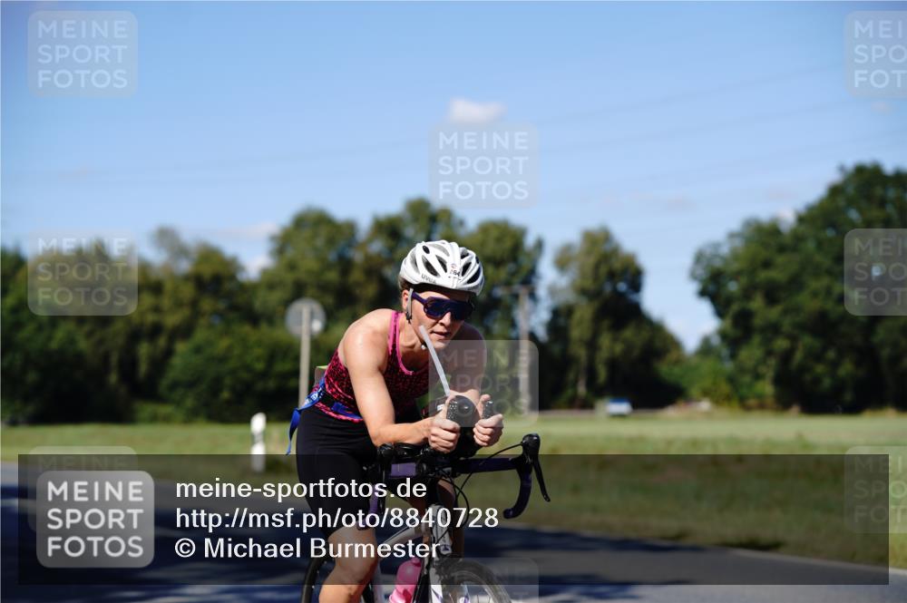 07.09.2025 - 19. Norderstedt Triathlon Michael Burmester http://msf.ph/oto/8840728 07.09.2025 15:07:50 Radfahren 442, 464 meine-sportfotos.de