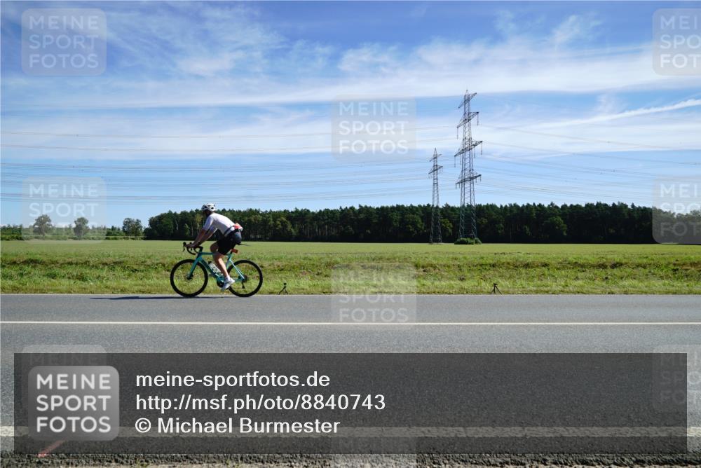 07.09.2025 - 19. Norderstedt Triathlon Michael Burmester http://msf.ph/oto/8840743 07.09.2025 12:22:12 Radfahren  meine-sportfotos.de