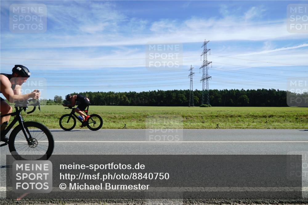 07.09.2025 - 19. Norderstedt Triathlon Michael Burmester http://msf.ph/oto/8840750 07.09.2025 12:22:19 Radfahren 236, 308, 783, 1359 meine-sportfotos.de