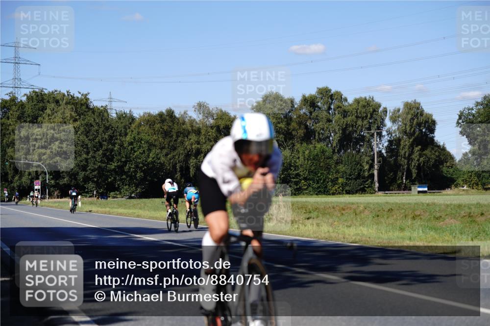 07.09.2025 - 19. Norderstedt Triathlon Michael Burmester http://msf.ph/oto/8840754 07.09.2025 15:09:06 Radfahren 1403, 1501 meine-sportfotos.de