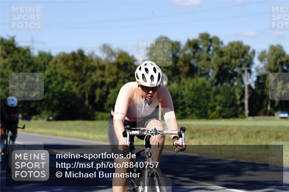 07.09.2025 - 19. Norderstedt Triathlon Michael Burmester http://msf.ph/oto/8840757 07.09.2025 15:09:16 Radfahren 477, 1424, 1494 meine-sportfotos.de