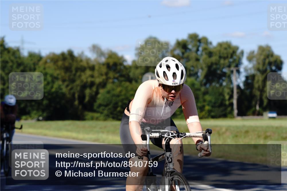 07.09.2025 - 19. Norderstedt Triathlon Michael Burmester http://msf.ph/oto/8840759 07.09.2025 15:09:16 Radfahren 477, 1424, 1494 meine-sportfotos.de