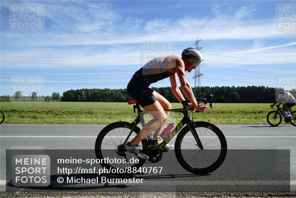 07.09.2025 - 19. Norderstedt Triathlon Michael Burmester http://msf.ph/oto/8840767 07.09.2025 12:22:21 Radfahren 236, 308, 783, 1359 meine-sportfotos.de