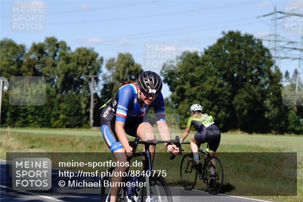 07.09.2025 - 19. Norderstedt Triathlon Michael Burmester http://msf.ph/oto/8840775 07.09.2025 15:09:26 Radfahren 454, 473, 480 meine-sportfotos.de