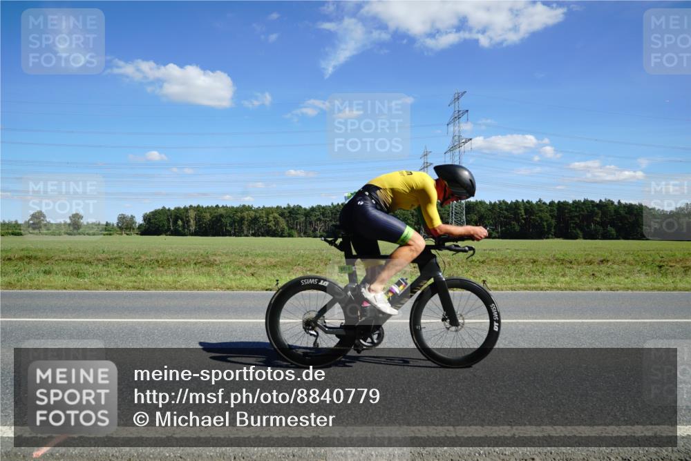 07.09.2025 - 19. Norderstedt Triathlon Michael Burmester http://msf.ph/oto/8840779 07.09.2025 14:29:31 Radfahren 994, 1031 meine-sportfotos.de