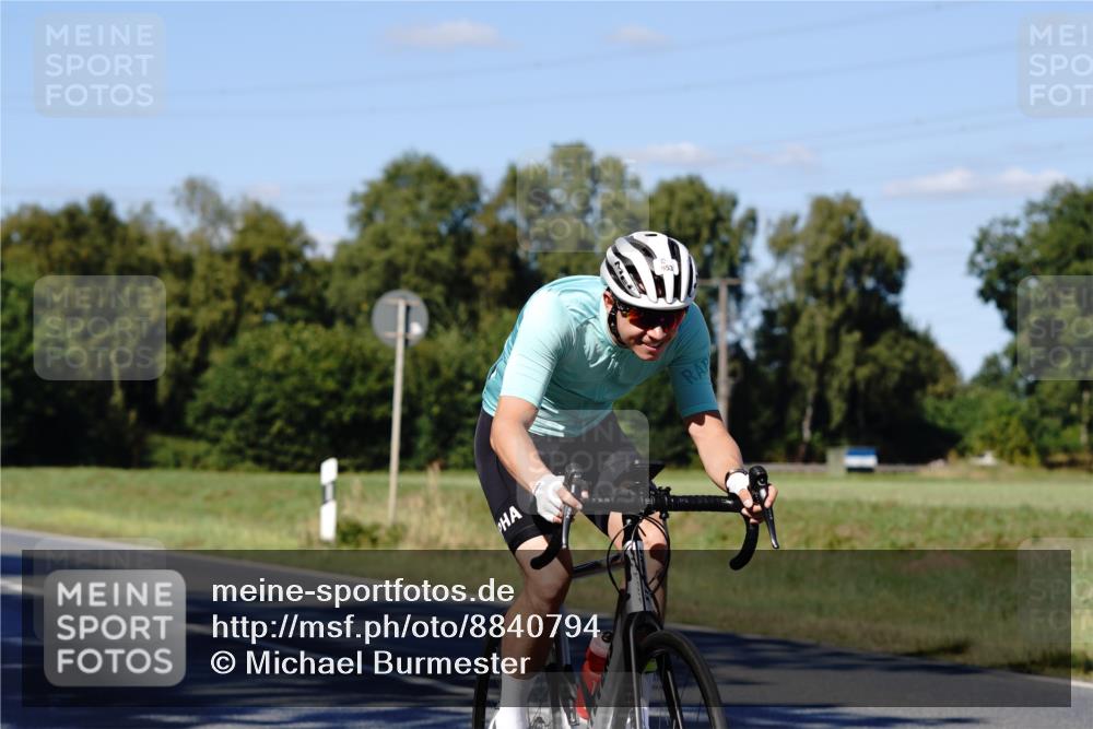 07.09.2025 - 19. Norderstedt Triathlon Michael Burmester http://msf.ph/oto/8840794 07.09.2025 15:10:00 Radfahren 953 meine-sportfotos.de