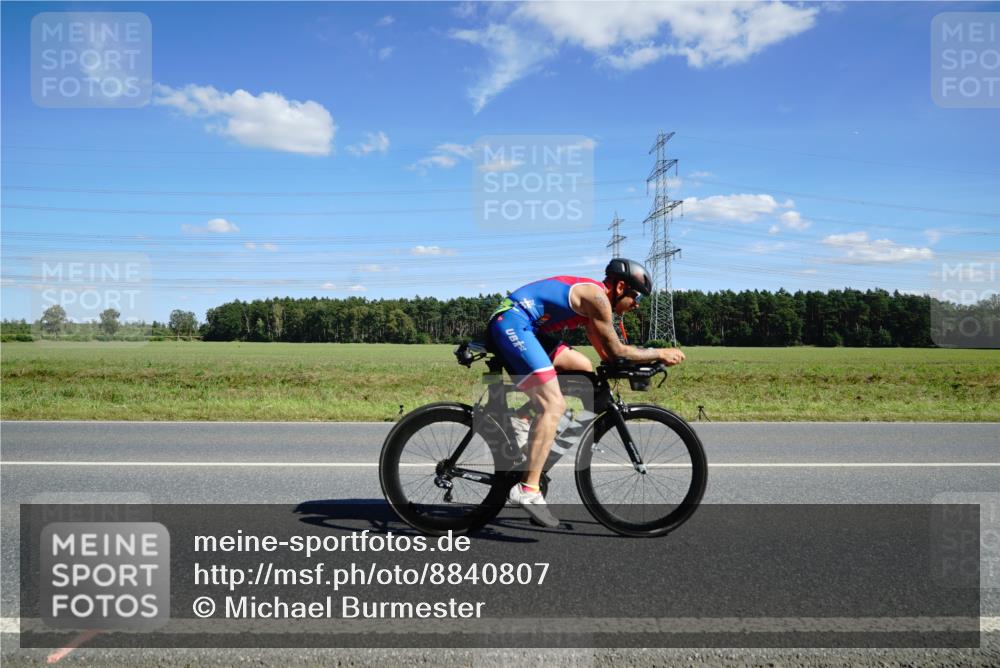 07.09.2025 - 19. Norderstedt Triathlon Michael Burmester http://msf.ph/oto/8840807 07.09.2025 14:29:38 Radfahren 1020, 1038 meine-sportfotos.de