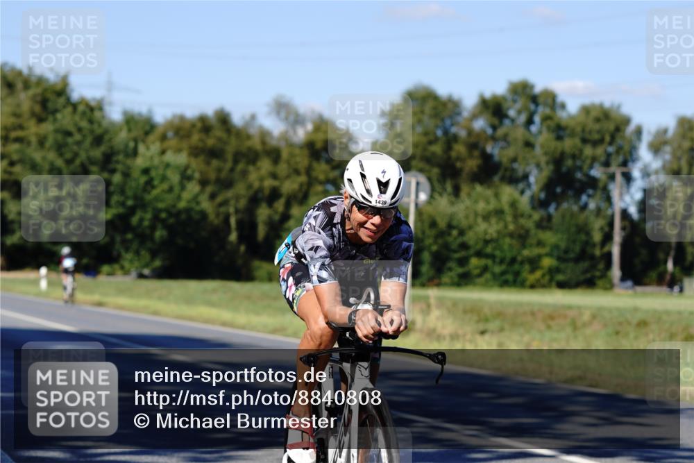 07.09.2025 - 19. Norderstedt Triathlon Michael Burmester http://msf.ph/oto/8840808 07.09.2025 15:10:21 Radfahren 1439 meine-sportfotos.de