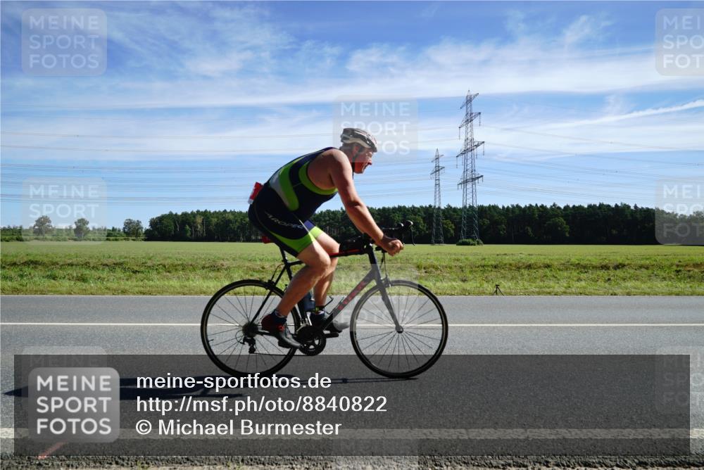 07.09.2025 - 19. Norderstedt Triathlon Michael Burmester http://msf.ph/oto/8840822 07.09.2025 12:22:27 Radfahren 725, 757, 792, 1338 meine-sportfotos.de