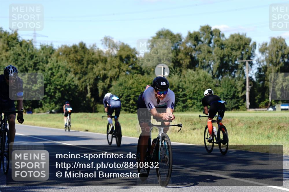 07.09.2025 - 19. Norderstedt Triathlon Michael Burmester http://msf.ph/oto/8840832 07.09.2025 15:10:45 Radfahren 475, 946, 967 meine-sportfotos.de