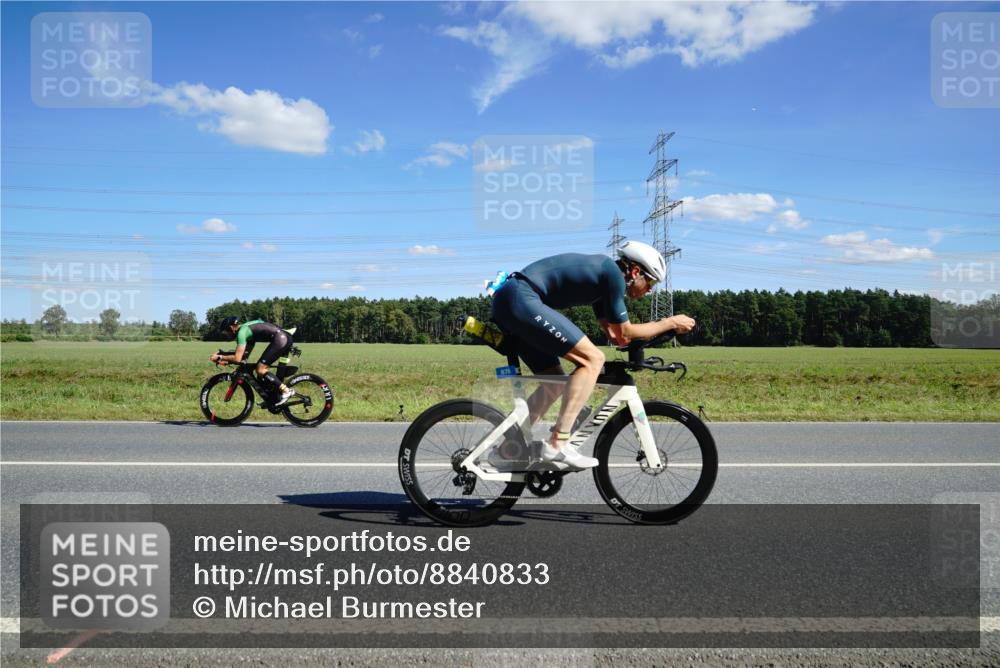 07.09.2025 - 19. Norderstedt Triathlon Michael Burmester http://msf.ph/oto/8840833 07.09.2025 14:29:45 Radfahren 427, 876 meine-sportfotos.de