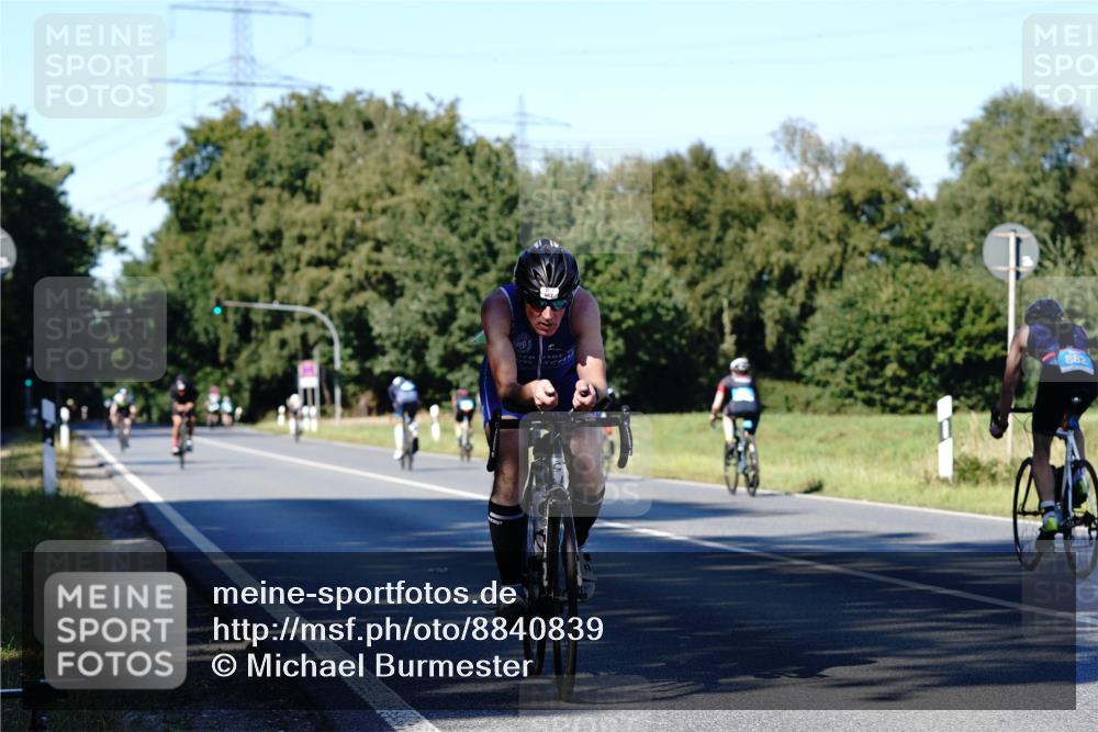 07.09.2025 - 19. Norderstedt Triathlon Michael Burmester http://msf.ph/oto/8840839 07.09.2025 15:10:47 Radfahren 475, 946, 967 meine-sportfotos.de