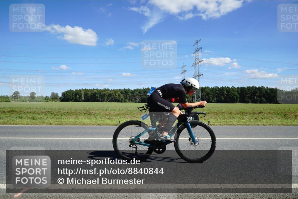 07.09.2025 - 19. Norderstedt Triathlon Michael Burmester http://msf.ph/oto/8840844 07.09.2025 14:29:50 Radfahren 1414 meine-sportfotos.de