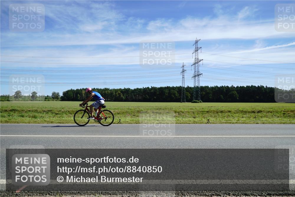 07.09.2025 - 19. Norderstedt Triathlon Michael Burmester http://msf.ph/oto/8840850 07.09.2025 12:22:34 Radfahren  meine-sportfotos.de