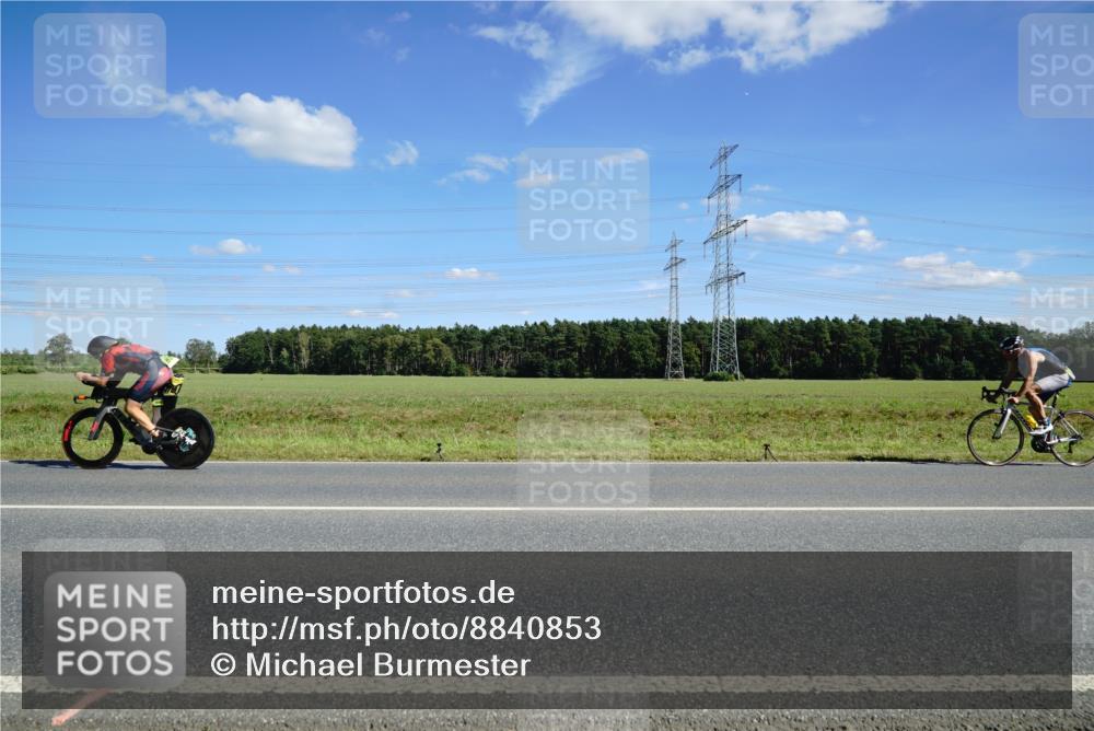 07.09.2025 - 19. Norderstedt Triathlon Michael Burmester http://msf.ph/oto/8840853 07.09.2025 14:29:50 Radfahren 1414 meine-sportfotos.de
