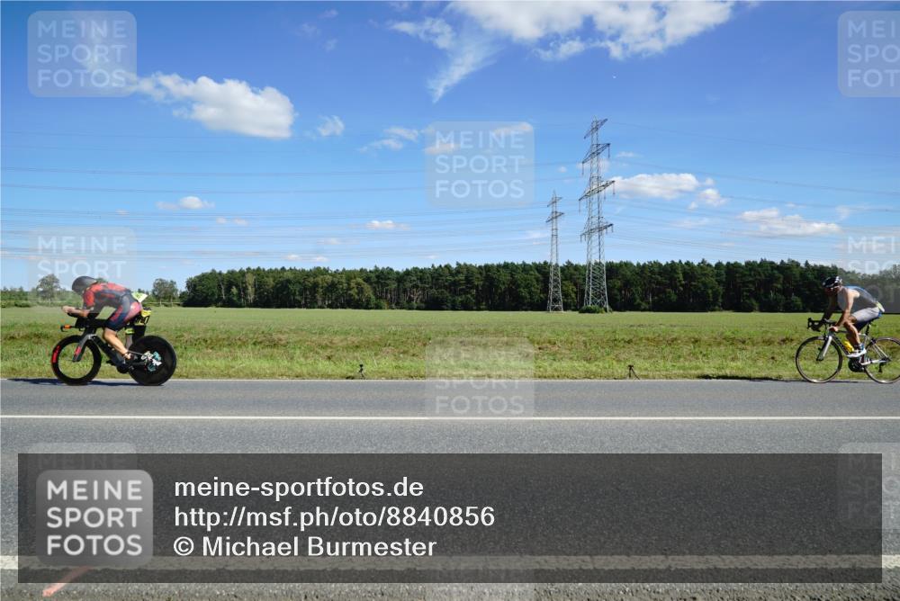 07.09.2025 - 19. Norderstedt Triathlon Michael Burmester http://msf.ph/oto/8840856 07.09.2025 14:29:50 Radfahren 1414 meine-sportfotos.de