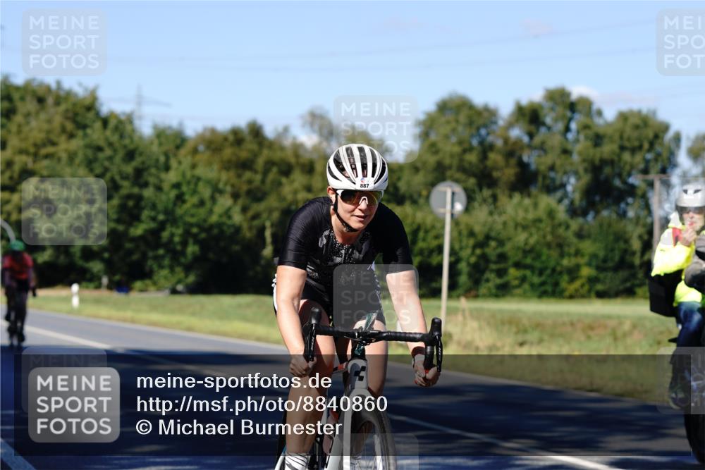 07.09.2025 - 19. Norderstedt Triathlon Michael Burmester http://msf.ph/oto/8840860 07.09.2025 15:11:11 Radfahren 390, 408, 887 meine-sportfotos.de