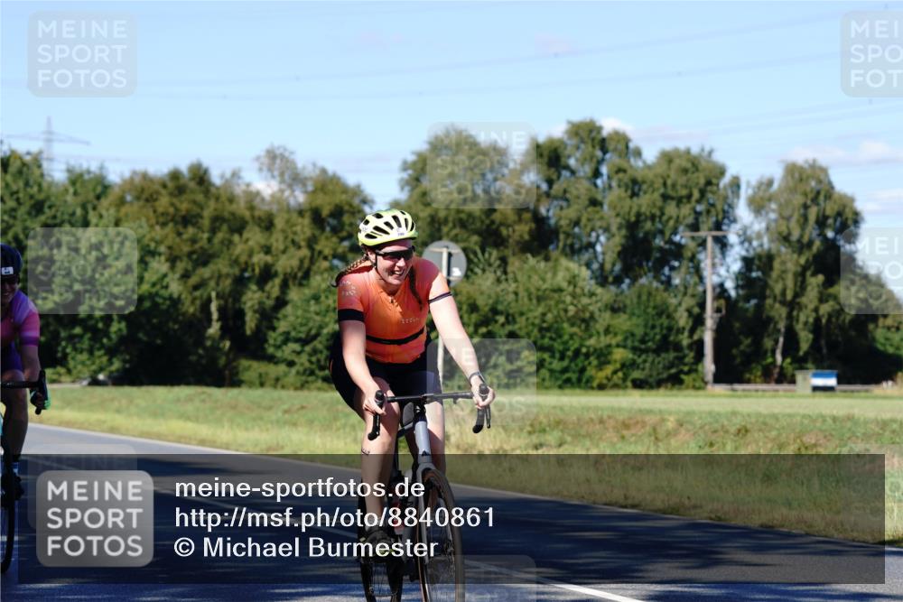 07.09.2025 - 19. Norderstedt Triathlon Michael Burmester http://msf.ph/oto/8840861 07.09.2025 15:11:13 Radfahren 390, 408, 887 meine-sportfotos.de