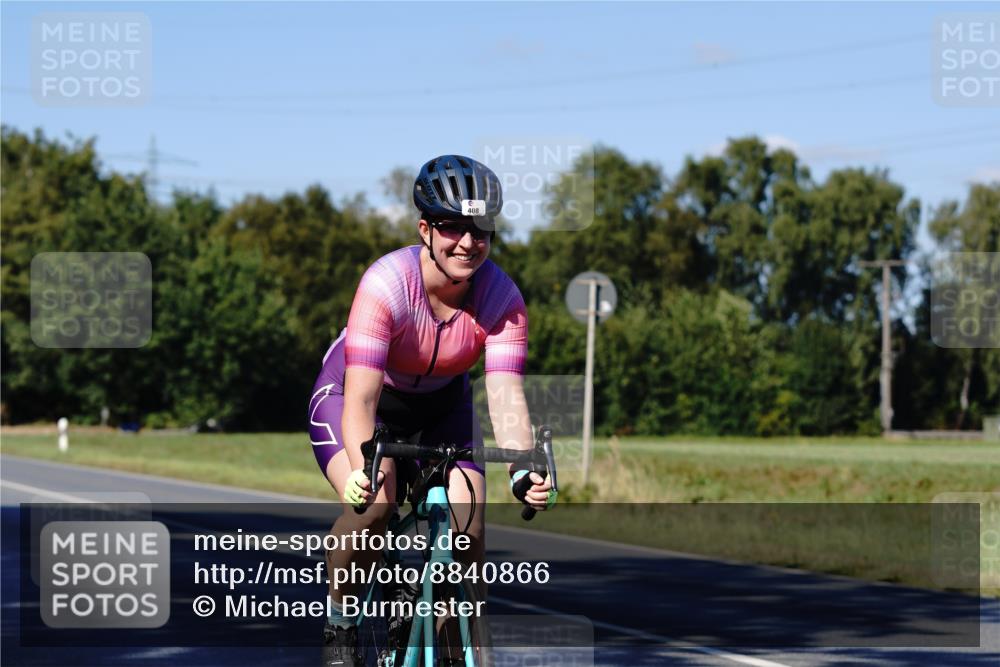 07.09.2025 - 19. Norderstedt Triathlon Michael Burmester http://msf.ph/oto/8840866 07.09.2025 15:11:14 Radfahren 390, 408 meine-sportfotos.de