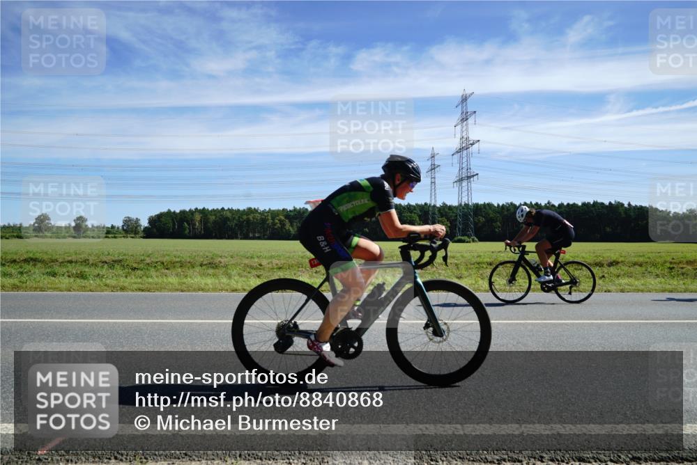 07.09.2025 - 19. Norderstedt Triathlon Michael Burmester http://msf.ph/oto/8840868 07.09.2025 12:22:43 Radfahren 1396 meine-sportfotos.de