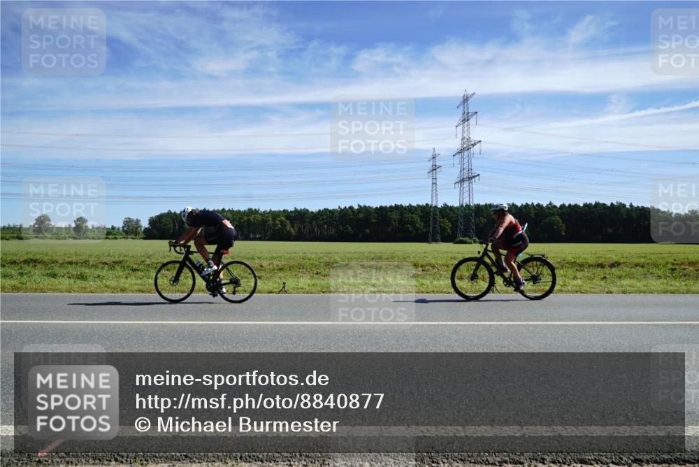07.09.2025 - 19. Norderstedt Triathlon Michael Burmester http://msf.ph/oto/8840877 07.09.2025 12:22:43 Radfahren 1396 meine-sportfotos.de