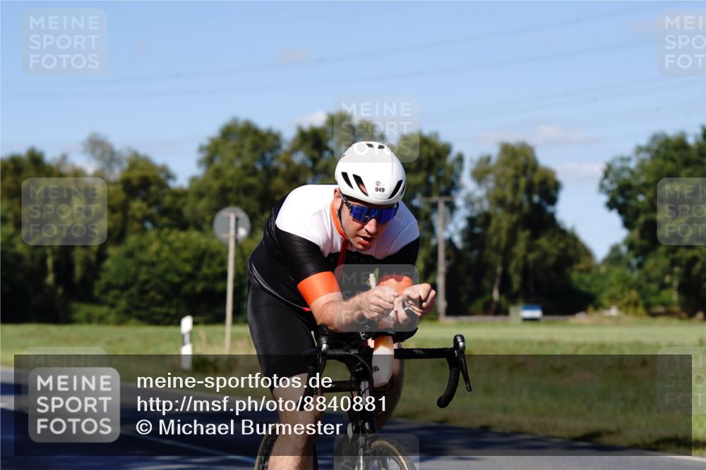 07.09.2025 - 19. Norderstedt Triathlon Michael Burmester http://msf.ph/oto/8840881 07.09.2025 15:11:40 Radfahren 949 meine-sportfotos.de