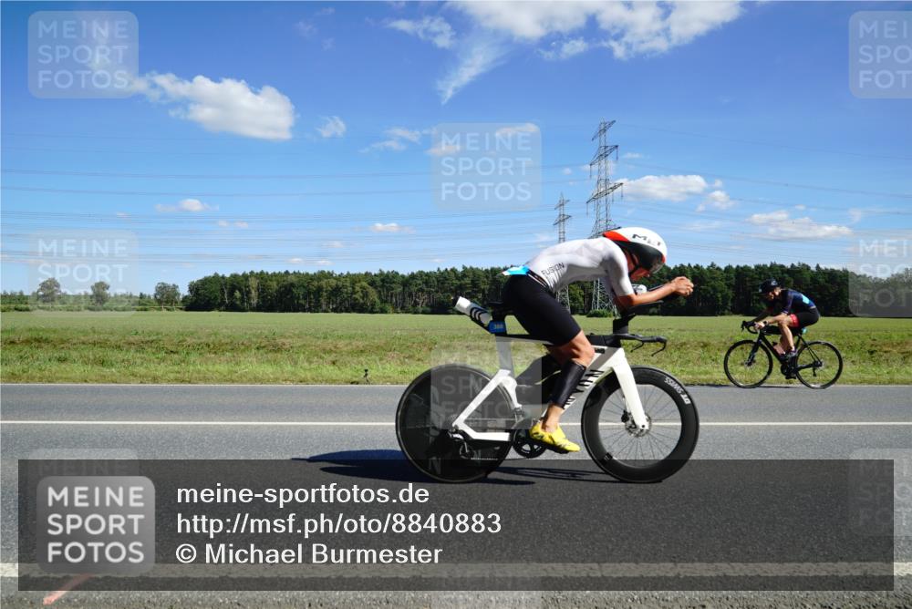 07.09.2025 - 19. Norderstedt Triathlon Michael Burmester http://msf.ph/oto/8840883 07.09.2025 14:29:56 Radfahren 388, 917, 1421 meine-sportfotos.de