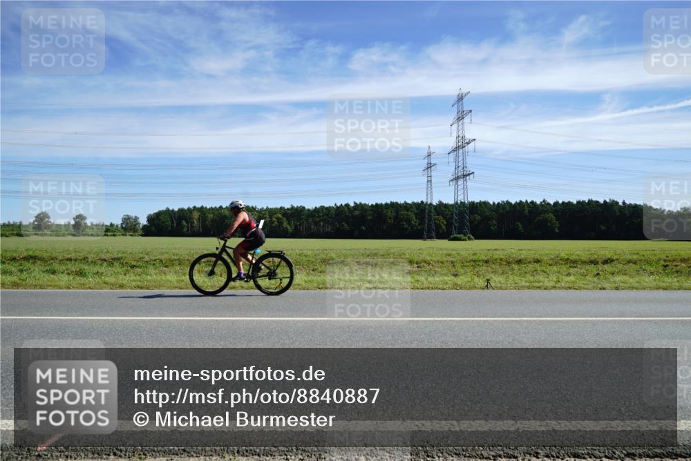 07.09.2025 - 19. Norderstedt Triathlon Michael Burmester http://msf.ph/oto/8840887 07.09.2025 12:22:44 Radfahren 1396 meine-sportfotos.de