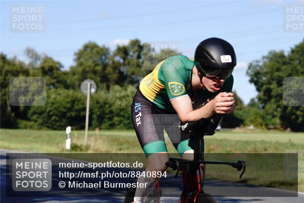 07.09.2025 - 19. Norderstedt Triathlon Michael Burmester http://msf.ph/oto/8840894 07.09.2025 15:12:04 Radfahren 403, 457, 1502 meine-sportfotos.de