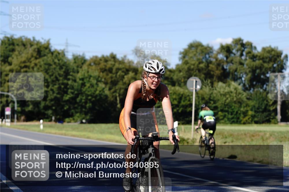 07.09.2025 - 19. Norderstedt Triathlon Michael Burmester http://msf.ph/oto/8840895 07.09.2025 15:12:07 Radfahren 457 meine-sportfotos.de