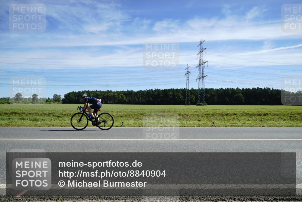 07.09.2025 - 19. Norderstedt Triathlon Michael Burmester http://msf.ph/oto/8840904 07.09.2025 12:22:47 Radfahren  meine-sportfotos.de