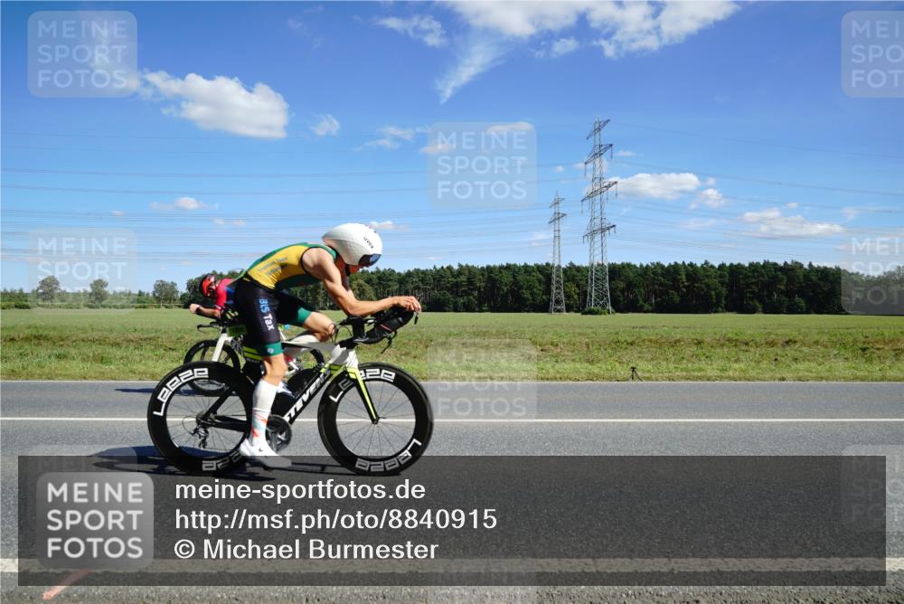 07.09.2025 - 19. Norderstedt Triathlon Michael Burmester http://msf.ph/oto/8840915 07.09.2025 14:30:01 Radfahren 917, 1506 meine-sportfotos.de
