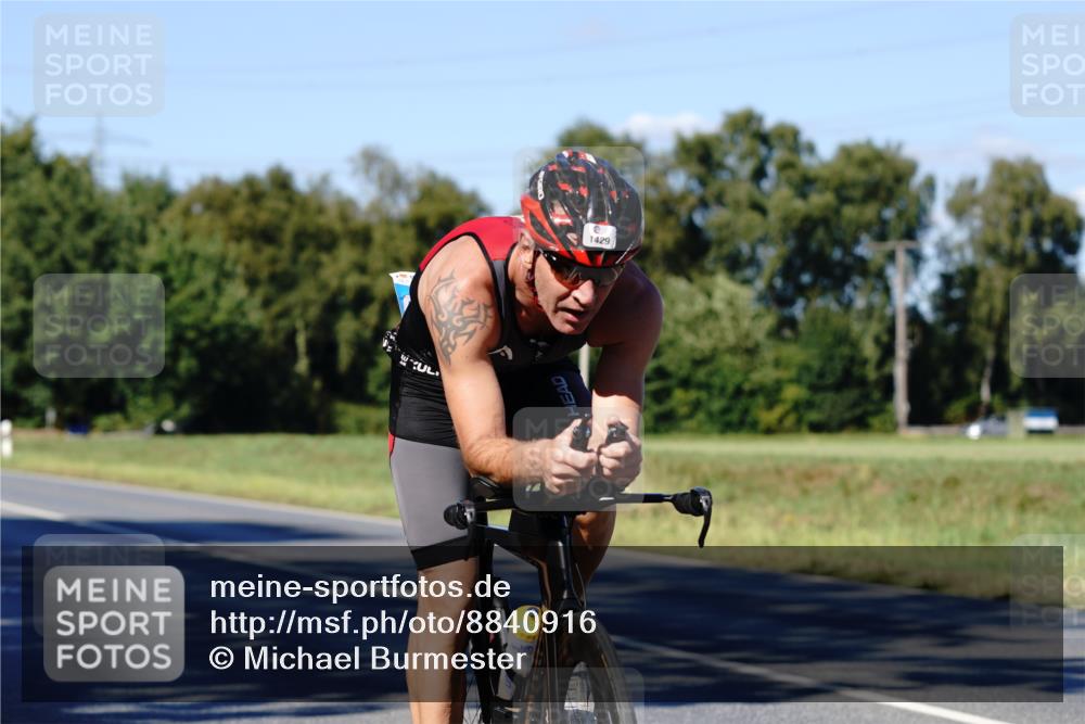 07.09.2025 - 19. Norderstedt Triathlon Michael Burmester http://msf.ph/oto/8840916 07.09.2025 15:12:33 Radfahren 943, 1429, 1484, 1496 meine-sportfotos.de