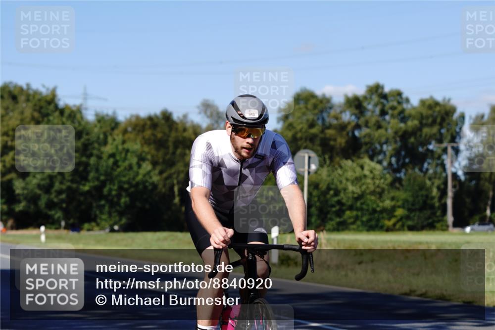 07.09.2025 - 19. Norderstedt Triathlon Michael Burmester http://msf.ph/oto/8840920 07.09.2025 15:12:37 Radfahren 943, 1453, 1484 meine-sportfotos.de