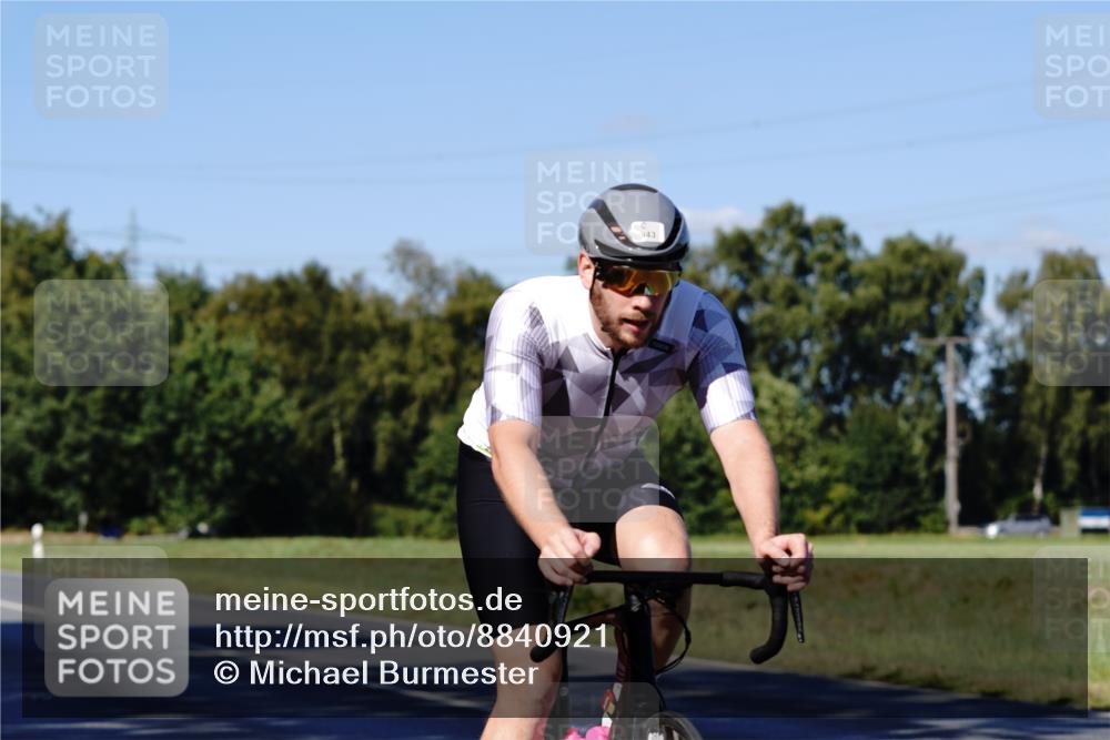 07.09.2025 - 19. Norderstedt Triathlon Michael Burmester http://msf.ph/oto/8840921 07.09.2025 15:12:37 Radfahren 943, 1453, 1484 meine-sportfotos.de