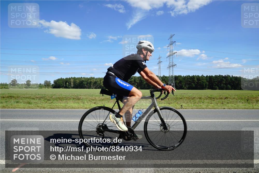 07.09.2025 - 19. Norderstedt Triathlon Michael Burmester http://msf.ph/oto/8840934 07.09.2025 14:30:10 Radfahren 400 meine-sportfotos.de