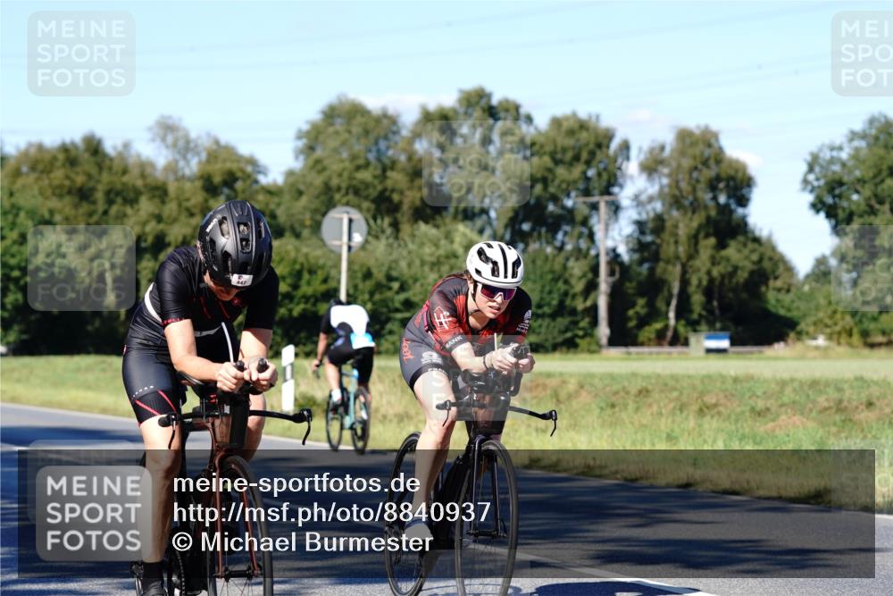 07.09.2025 - 19. Norderstedt Triathlon Michael Burmester http://msf.ph/oto/8840937 07.09.2025 15:13:13 Radfahren 439, 447, 460 meine-sportfotos.de