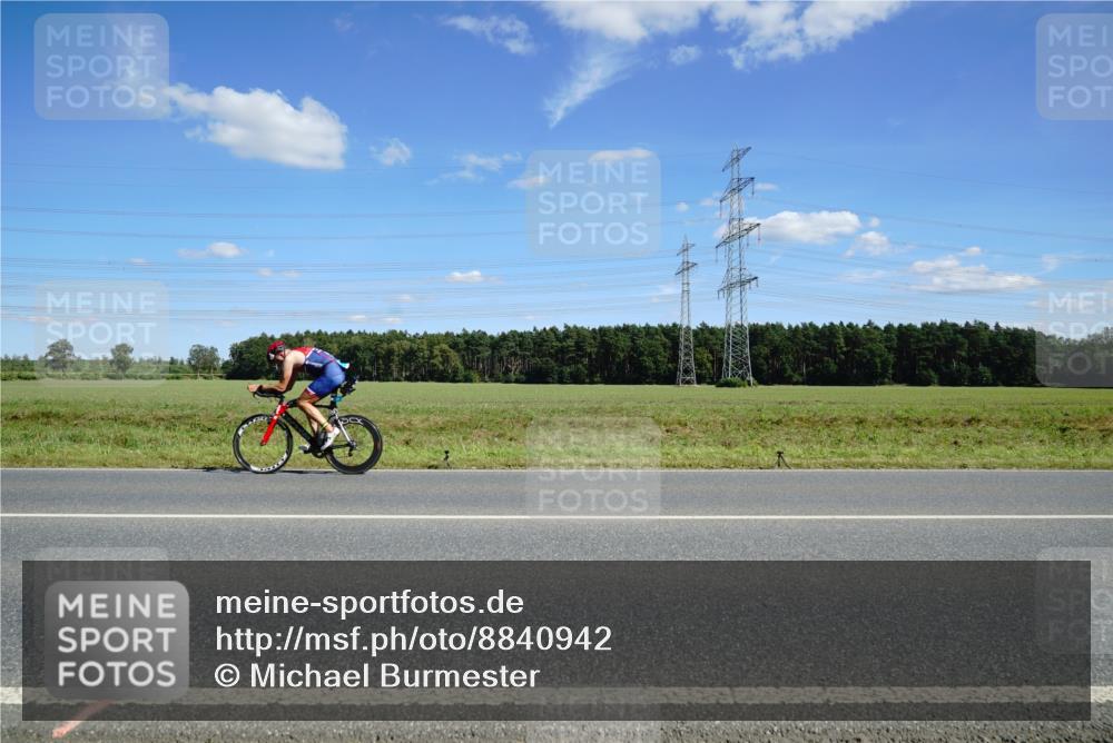 07.09.2025 - 19. Norderstedt Triathlon Michael Burmester http://msf.ph/oto/8840942 07.09.2025 14:30:13 Radfahren 400 meine-sportfotos.de