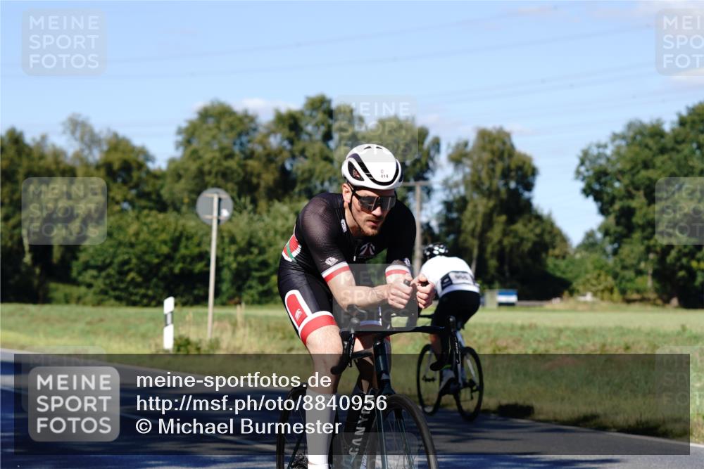 07.09.2025 - 19. Norderstedt Triathlon Michael Burmester http://msf.ph/oto/8840956 07.09.2025 15:13:35 Radfahren 414, 446, 896, 1414, 1532 meine-sportfotos.de