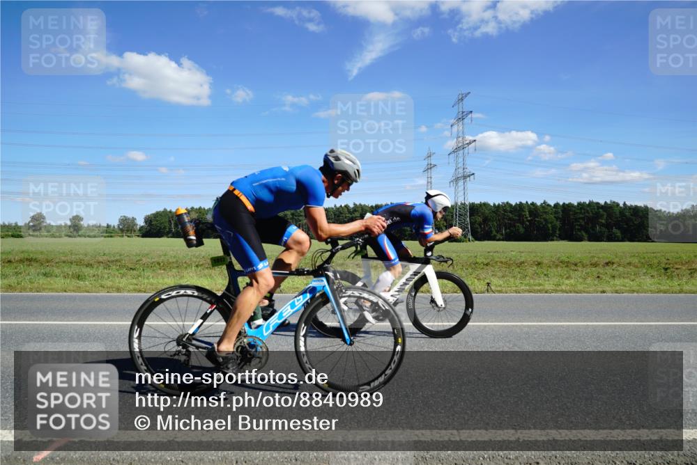 07.09.2025 - 19. Norderstedt Triathlon Michael Burmester http://msf.ph/oto/8840989 07.09.2025 14:30:24 Radfahren 411, 961, 990, 992, 1041 meine-sportfotos.de