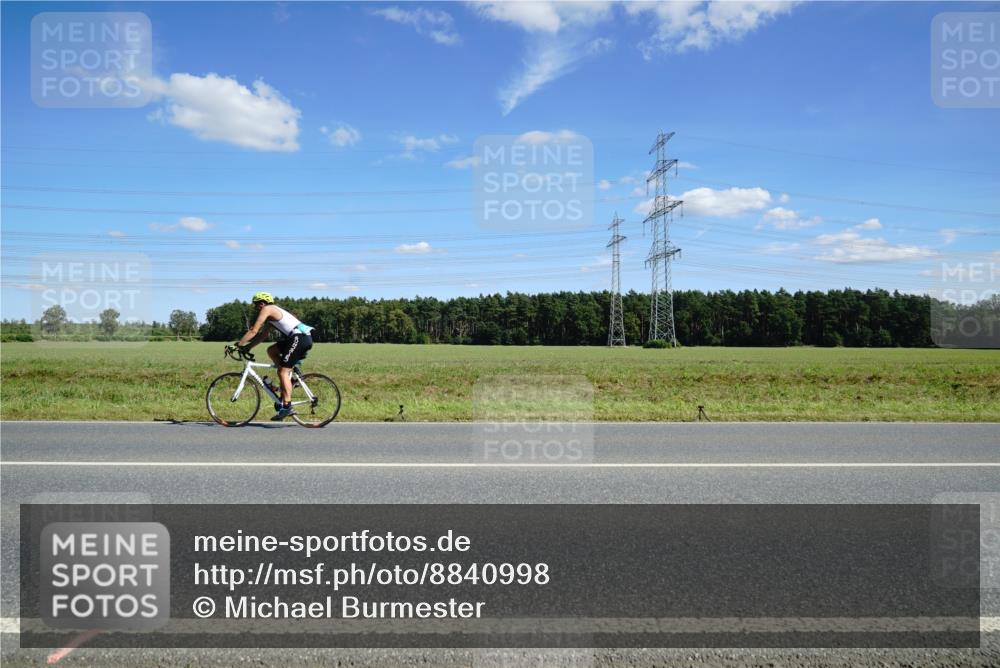 07.09.2025 - 19. Norderstedt Triathlon Michael Burmester http://msf.ph/oto/8840998 07.09.2025 14:30:29 Radfahren 959 meine-sportfotos.de