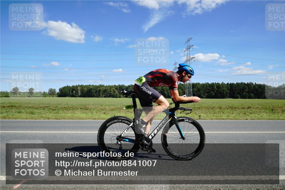 07.09.2025 - 19. Norderstedt Triathlon Michael Burmester http://msf.ph/oto/8841007 07.09.2025 14:30:31 Radfahren 959 meine-sportfotos.de