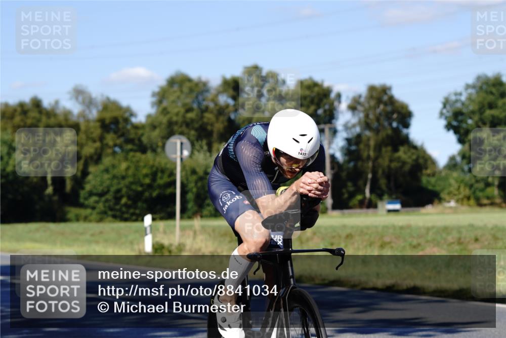 07.09.2025 - 19. Norderstedt Triathlon Michael Burmester http://msf.ph/oto/8841034 07.09.2025 15:15:59 Radfahren 1433 meine-sportfotos.de