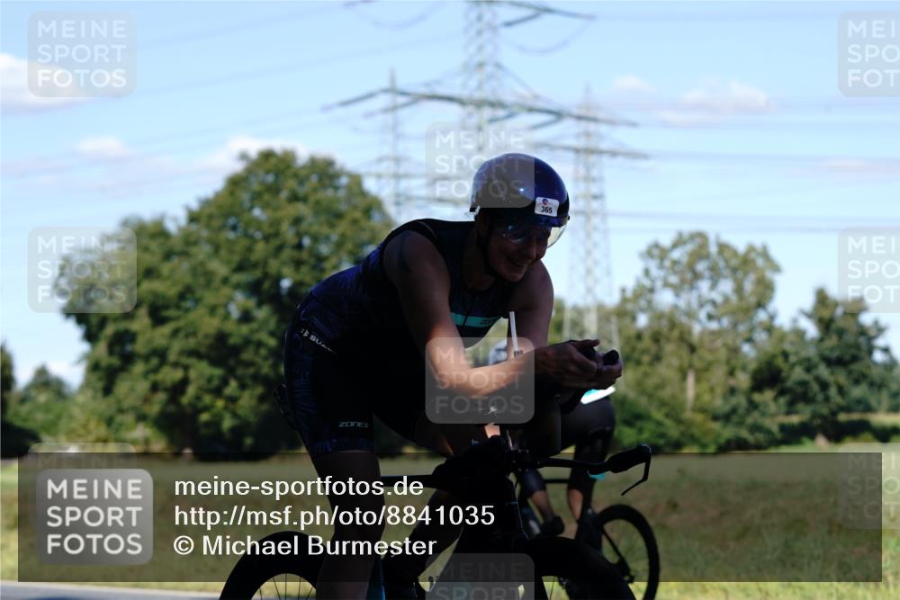 07.09.2025 - 19. Norderstedt Triathlon Michael Burmester http://msf.ph/oto/8841035 07.09.2025 15:16:24 Radfahren 365 meine-sportfotos.de