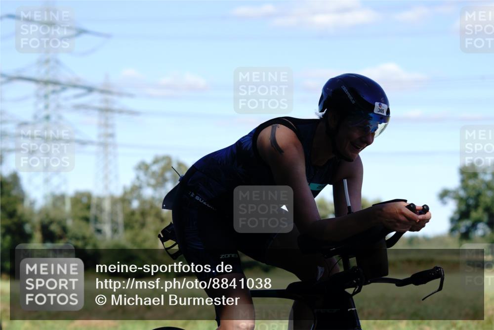 07.09.2025 - 19. Norderstedt Triathlon Michael Burmester http://msf.ph/oto/8841038 07.09.2025 15:16:24 Radfahren 365 meine-sportfotos.de