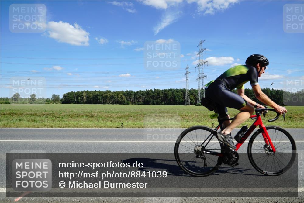 07.09.2025 - 19. Norderstedt Triathlon Michael Burmester http://msf.ph/oto/8841039 07.09.2025 14:30:38 Radfahren 1483 meine-sportfotos.de