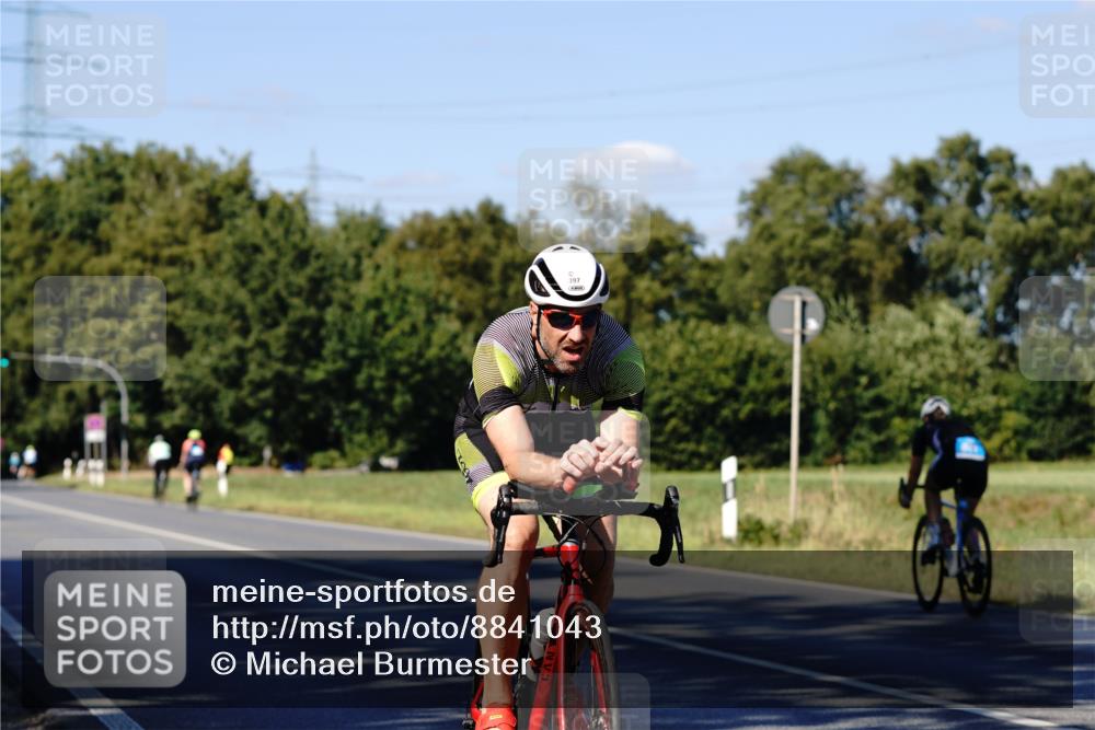 07.09.2025 - 19. Norderstedt Triathlon Michael Burmester http://msf.ph/oto/8841043 07.09.2025 15:17:00 Radfahren 397, 882, 1503 meine-sportfotos.de