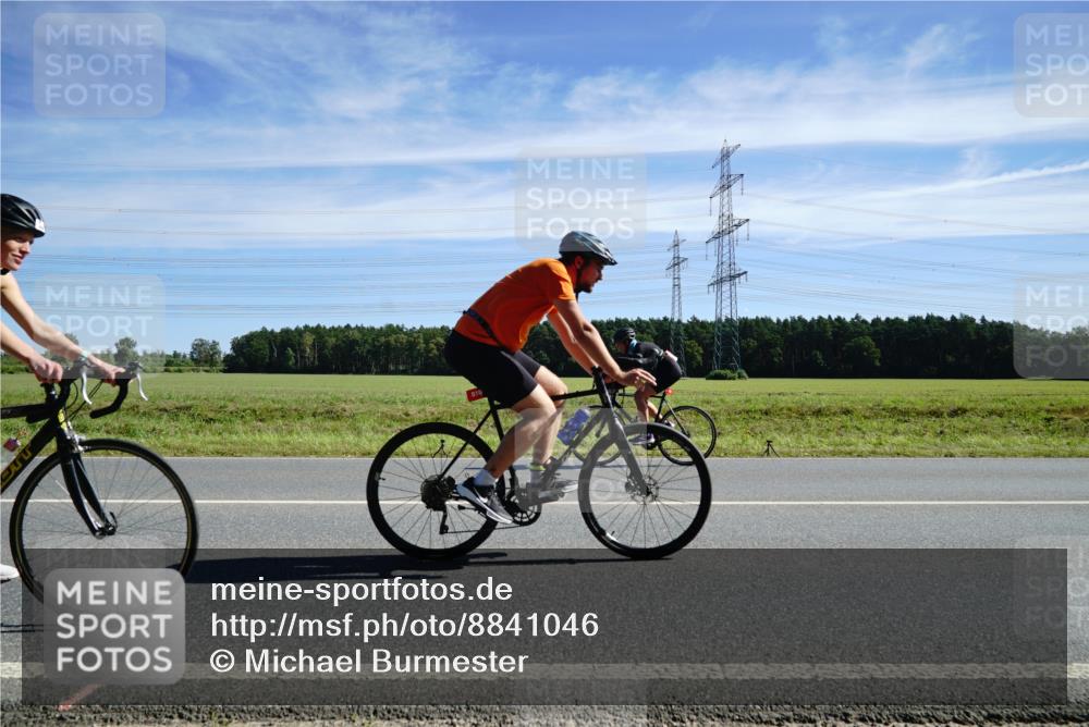 07.09.2025 - 19. Norderstedt Triathlon Michael Burmester http://msf.ph/oto/8841046 07.09.2025 12:23:07 Radfahren 208, 288, 810, 1249, 1293 meine-sportfotos.de